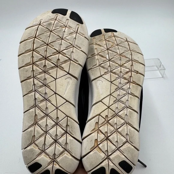 Nike Black Free RN Tennis shoes - Picture 8 of 9